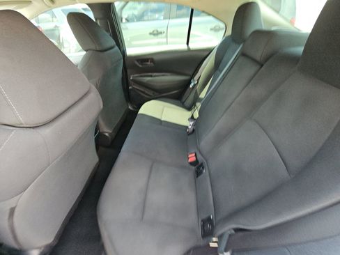 Used 2022 Toyota Corolla LE image 17