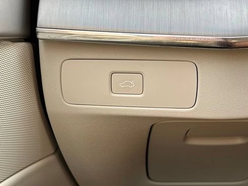 Certified 2024 Volvo XC90 B5 Core w/ Protection Package Premier AWD/4WD image 32