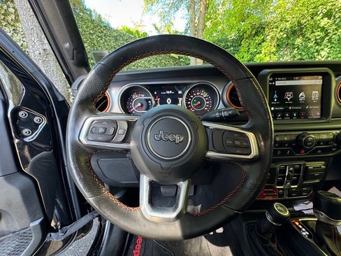 Used 2021 Jeep Gladiator Mojave w/ Dual Top Group image 11