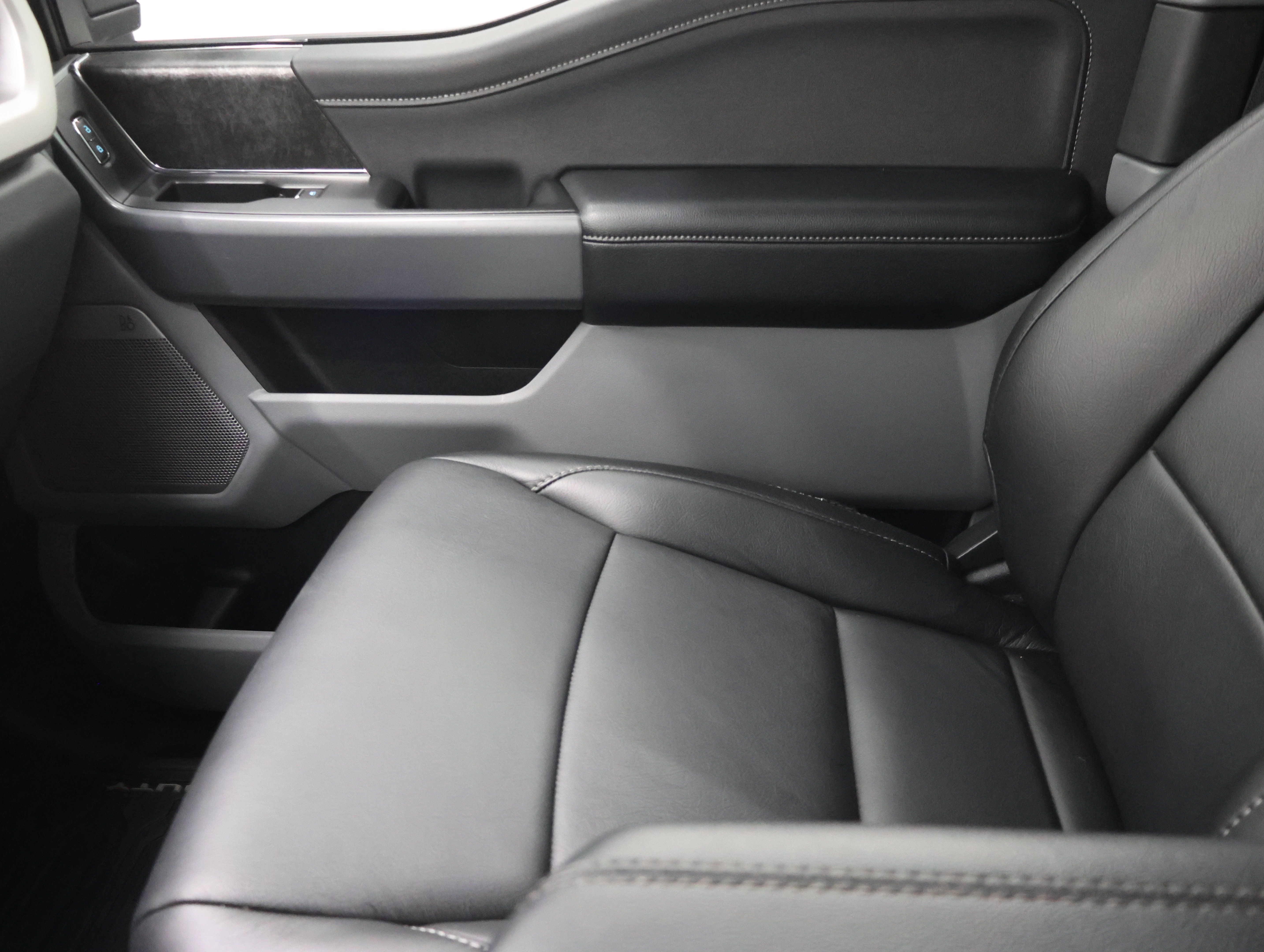 Used 2024 Ford F250 XLT w/ XLT Premium Package AWD/4WD image 13