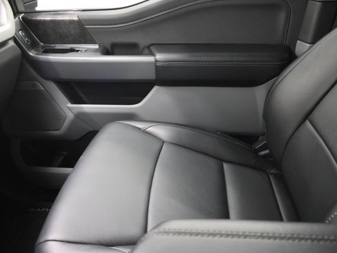 Used 2024 Ford F250 XLT w/ XLT Premium Package AWD/4WD image 13