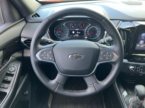 Used 2024 Chevrolet Traverse RS AWD/4WD image 30