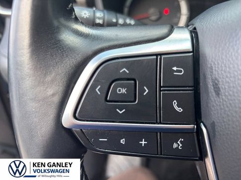 Used 2020 Toyota Highlander LE AWD/4WD image 21