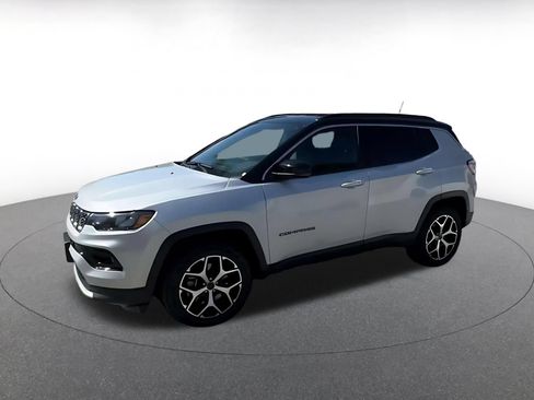 Used 2025 Jeep Compass Limited AWD/4WD image 6