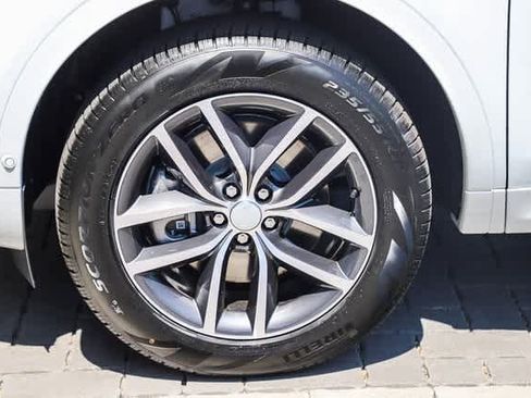 New 2024 Land Rover Discovery Sport S image 10