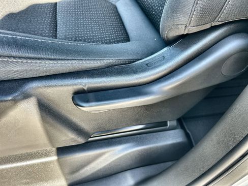 Used 2022 Chevrolet Silverado 1500 Custom w/ Safety Confidence Package image 16