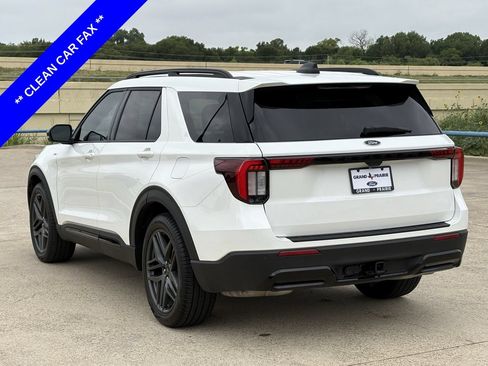 Certified 2025 Ford Explorer ST-Line w/ Premium Package RWD image 7