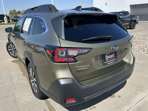 Used 2024 Subaru Outback Premium AWD/4WD image 4