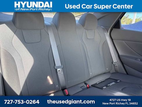 Used 2023 Hyundai Elantra SE image 8