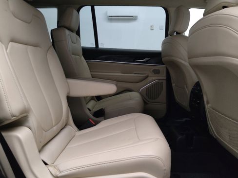 Used 2021 Jeep Grand Cherokee L Limited image 19