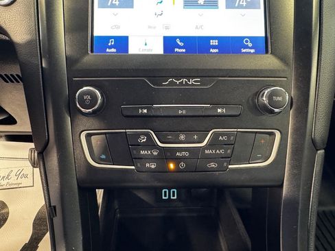 Used 2019 Ford Fusion SE w/ Equipment Group 151A FWD image 20