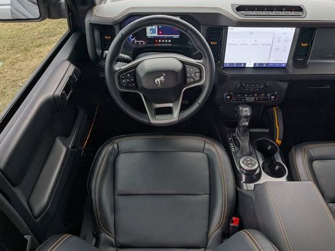 Used 2024 Ford Bronco Badlands image 17