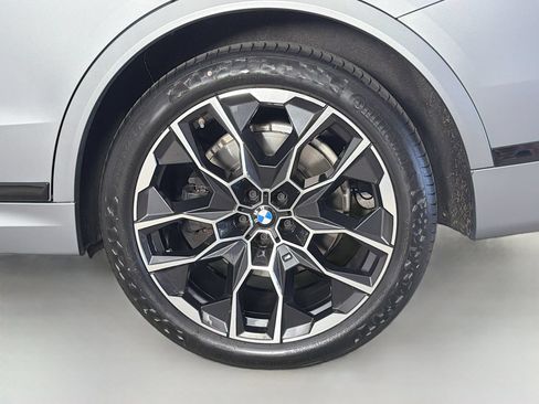 Certified 2024 BMW X7 xDrive40i w/ M Sport Package AWD/4WD image 34