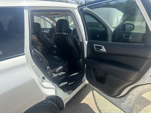 Used 2014 Nissan Pathfinder SL w/ SL Premium Package AWD/4WD image 12