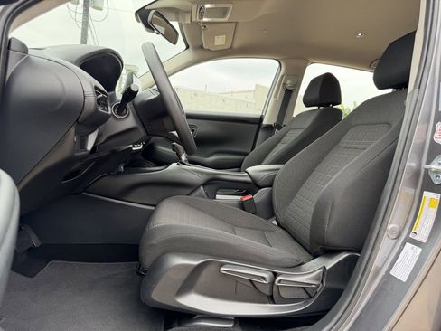Used 2025 Honda HR-V LX image 26