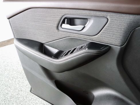 Used 2022 Nissan Rogue SV image 21