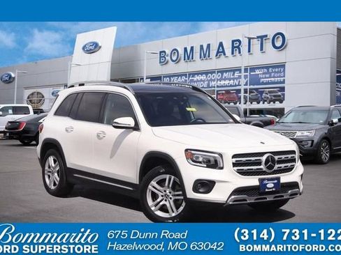 Used 2023 Mercedes-Benz GLB 250 4MATIC w/ Premium Package image 1
