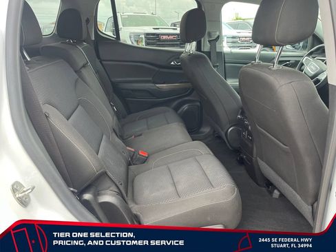 Used 2023 GMC Acadia SLE w/ Driver Convenience Package FWD image 17