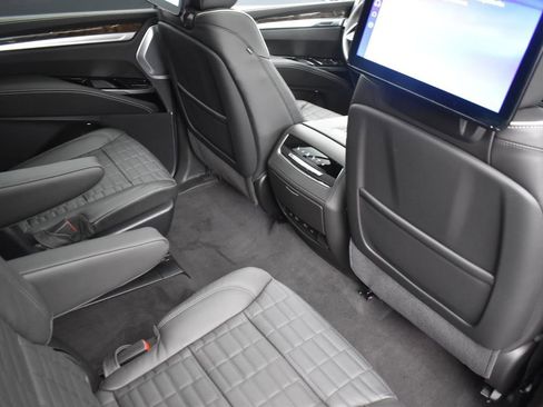 Certified 2026 Cadillac Escalade ESV Platinum Sport w/ LPO, ONYX Package image 35