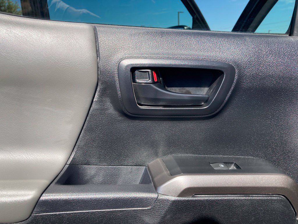 Used 2023 Toyota Tacoma SR5 RWD image 12