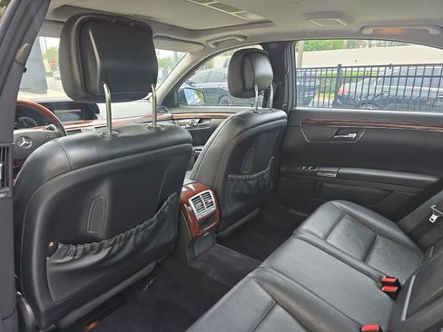 Used 2011 Mercedes-Benz S 550 4MATIC image 12