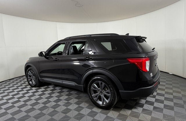 Certified 2023 Ford Explorer XLT w/ Equipment Group 202A RWD image 3