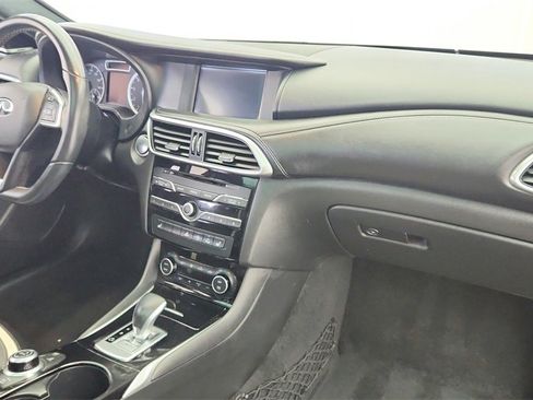 Used 2018 INFINITI QX30 Sport w/ Sport Leather Package image 32