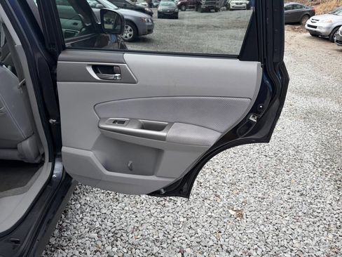 Used 2010 Subaru Forester 2.5X Premium image 14