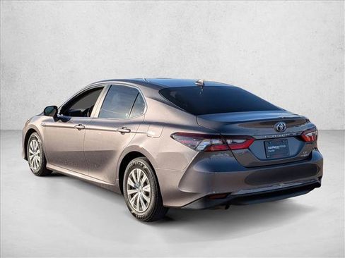 Used 2021 Toyota Camry LE image 7