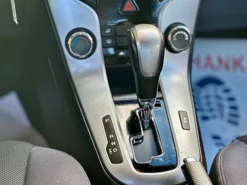 Used 2014 Chevrolet Cruze LT FWD image 10