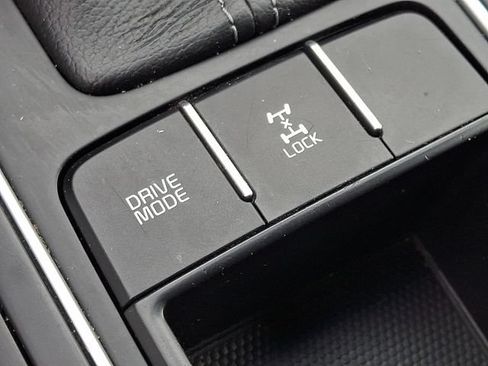 Used 2017 Kia Sorento AWD image 23