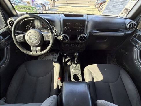 Used 2017 Jeep Wrangler Sport w/ Connectivity Group AWD/4WD image 26