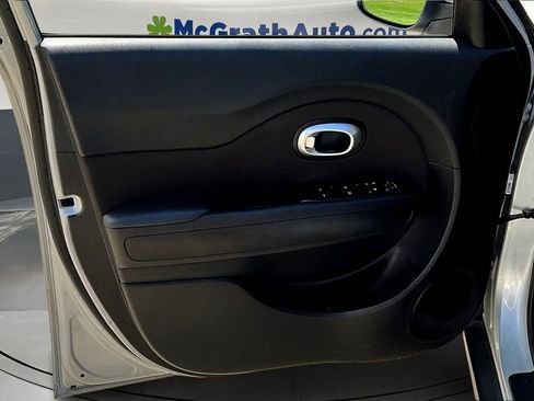 Used 2016 Kia Soul + image 21