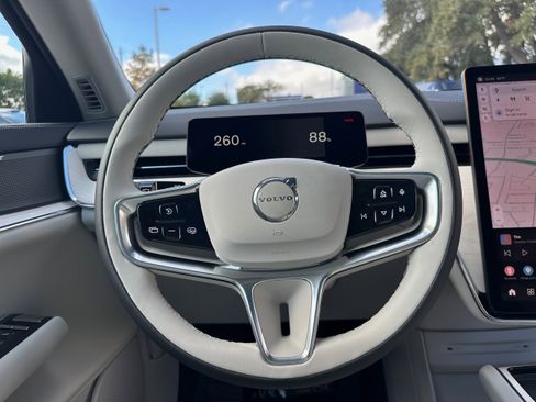 New 2025 Volvo EX90 Plus image 17