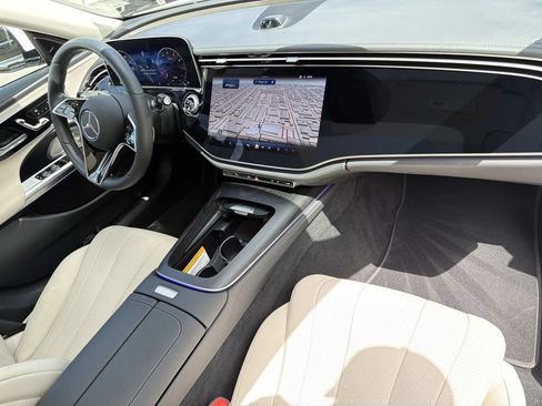 Used 2025 Mercedes-Benz E 350 4MATIC Sedan image 13