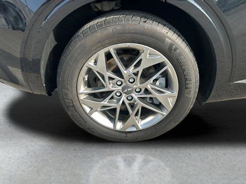 Used 2025 Genesis GV70 2.5T w/ Select Package AWD/4WD image 30