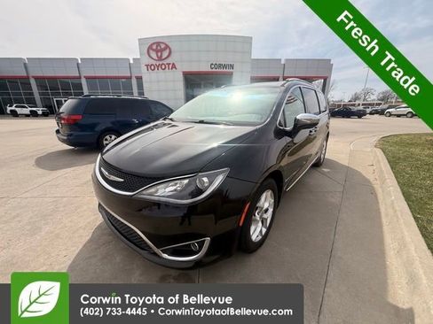Used 2020 Chrysler Pacifica Limited image 8