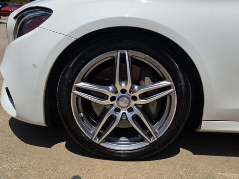 Used 2017 Mercedes-Benz E 300 image 13
