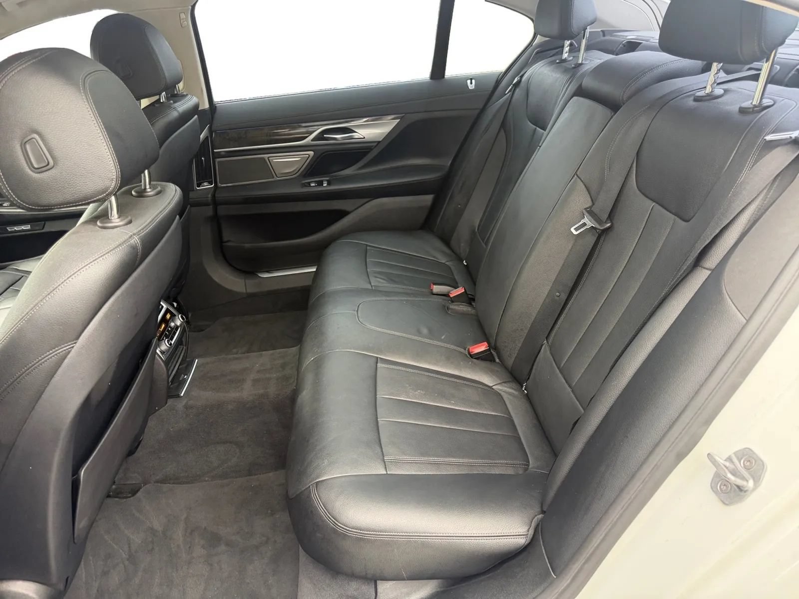Used 2016 BMW 740i RWD image 15