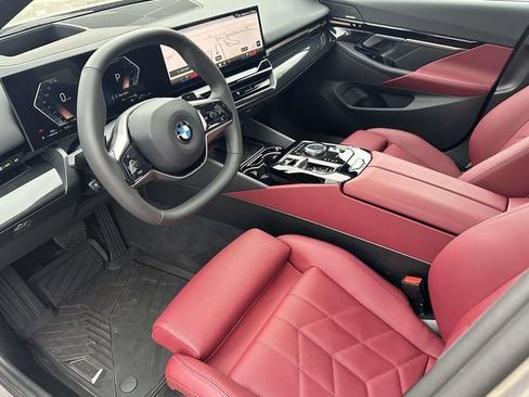 Used 2026 BMW 530i xDrive 530i xDrive w/ Premium Package image 2