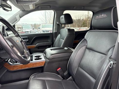 Used 2018 Chevrolet Silverado 1500 High Country image 19