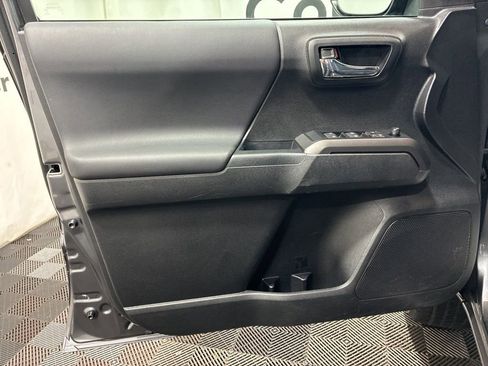 Used 2022 Toyota Tacoma TRD Sport w/ Technology Package image 22