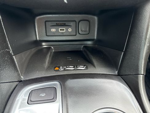 Used 2019 Chevrolet Equinox Premier image 24