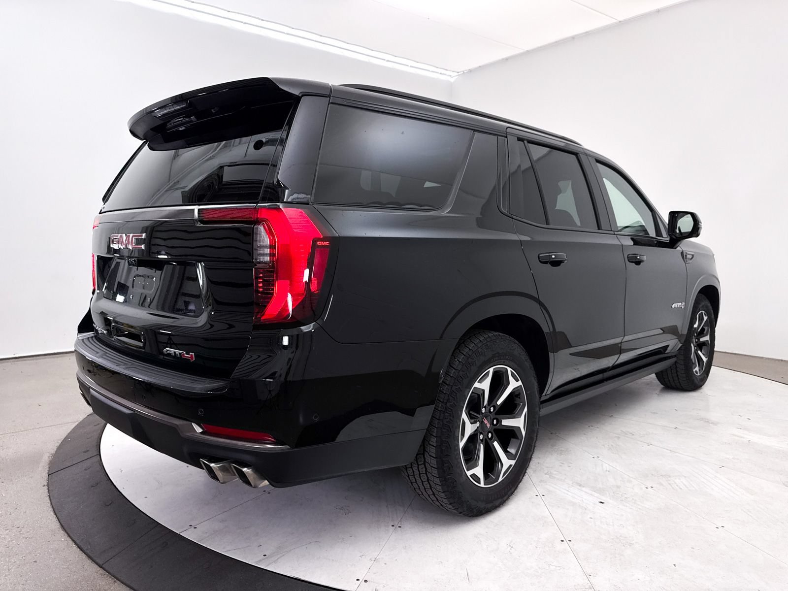Used 2025 GMC Yukon AT4 Ultimate AWD/4WD image 21