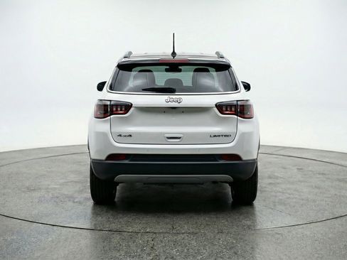 Used 2025 Jeep Compass Limited image 7