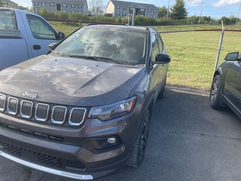 Used 2022 Jeep Compass Limited image 3