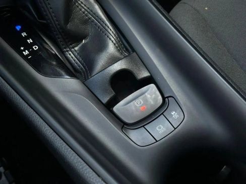 Used 2021 Toyota C-HR LE FWD image 38