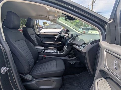 Used 2022 Ford Edge SE w/ Black Appearance Package AWD/4WD image 16