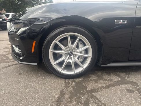 Used 2025 Ford Mustang GT Premium RWD image 9