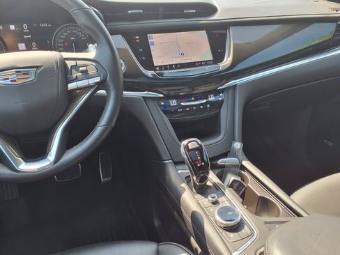 Used 2024 Cadillac XT6 Sport w/ Platinum Package AWD/4WD image 5